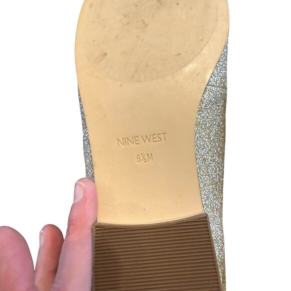 Nine West Women’s gold glitter with lightning bolt Size 6.5 - Picture 6 of 6